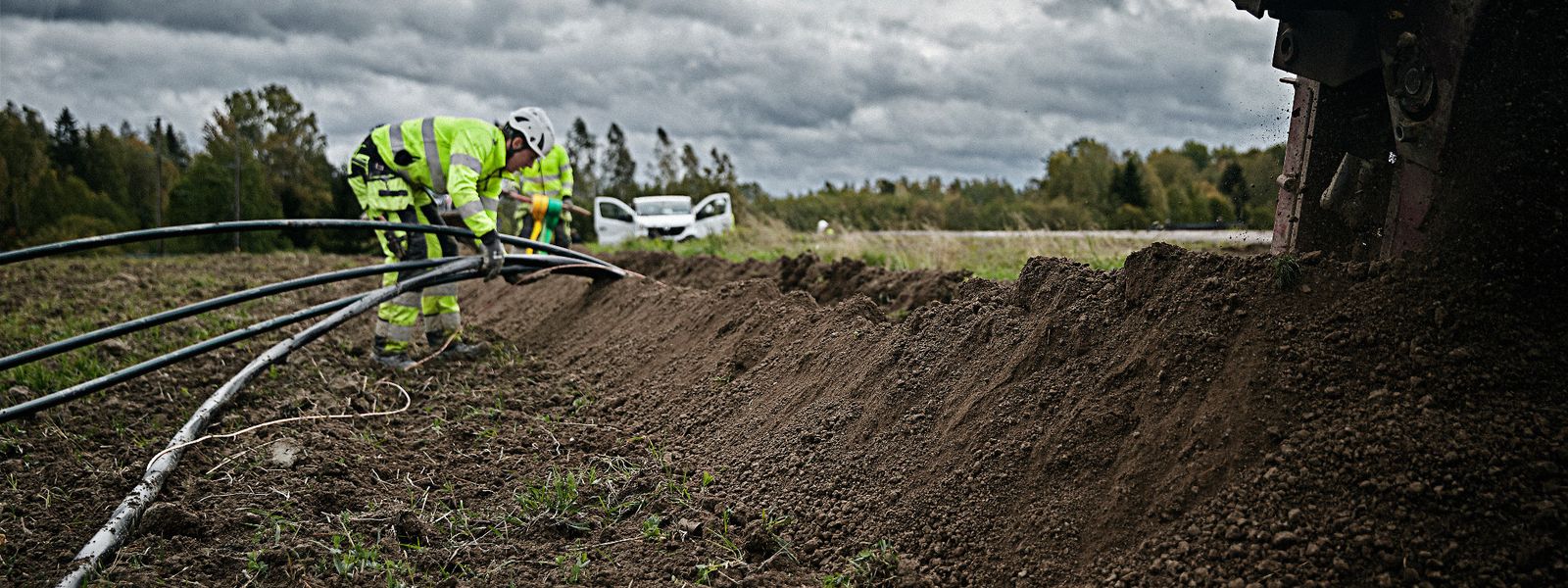 Cable worker installing a medium voltage cable